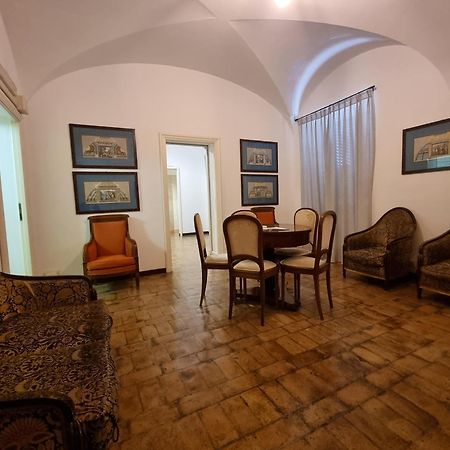 Luxury 2 Bedroom Apartment In The Heart Of Roma Buitenkant foto