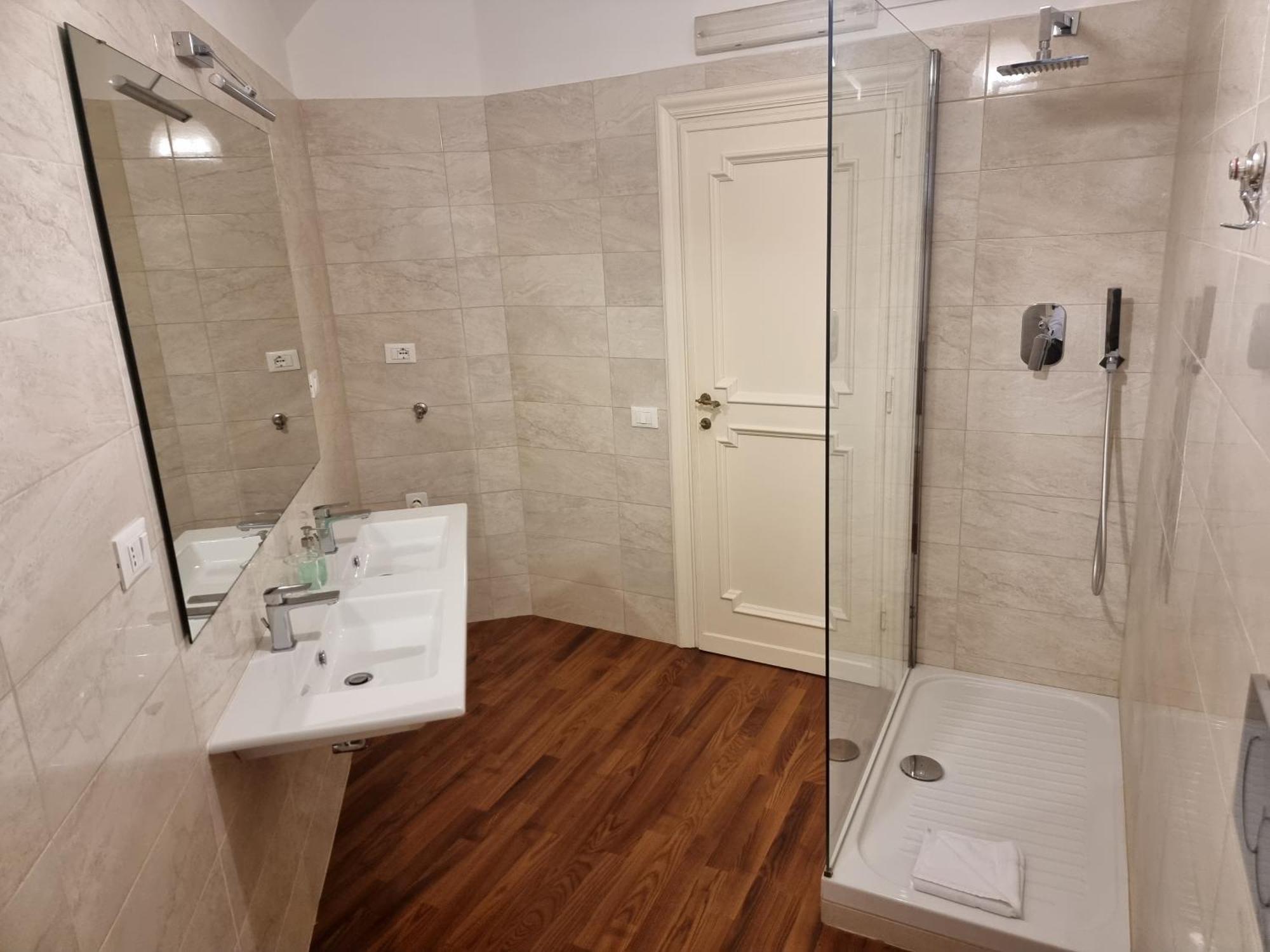 Luxury 2 Bedroom Apartment In The Heart Of Roma Buitenkant foto